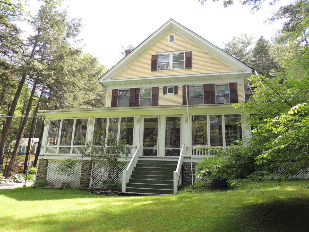 Brookview Manor Inn Canadensis Kültér fotó